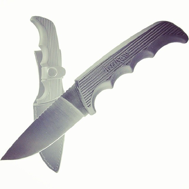 The Kershaw Bear Hunter II Knife 1029. Simple design with extra grooves for added stability white applying pressure for tough jobs. Leather sheath included to protect your blade. Available at www.Kershaw-Knives.net Kershaw KershawKnives knife bear hunter simple classic leather fixedblade
