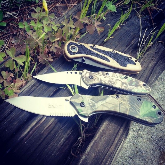 Kershaw 1670DSBLK, 1620C, & the 1665CST.. Anyone harvest a big one this year? Always be ready with www.Kershaw-Knives.net Kershaw knife camo hunting trophygame whitetail hog realtree gamecamera knifefanatics knifecommunity