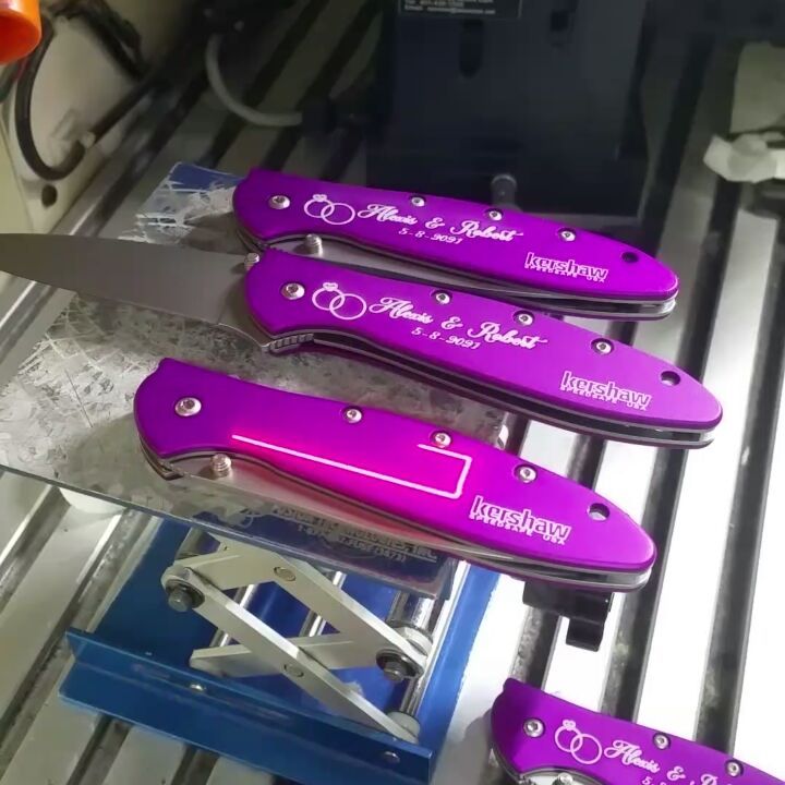 Due to high order volume we are up here on a Sunday making sure everything ships Monday. Check out these groomsmen gifts for an upcoming wedding.
Kershaw knives.net
#kershaw #kershawknives #knives #groomsmengift #wedding #laserengraving