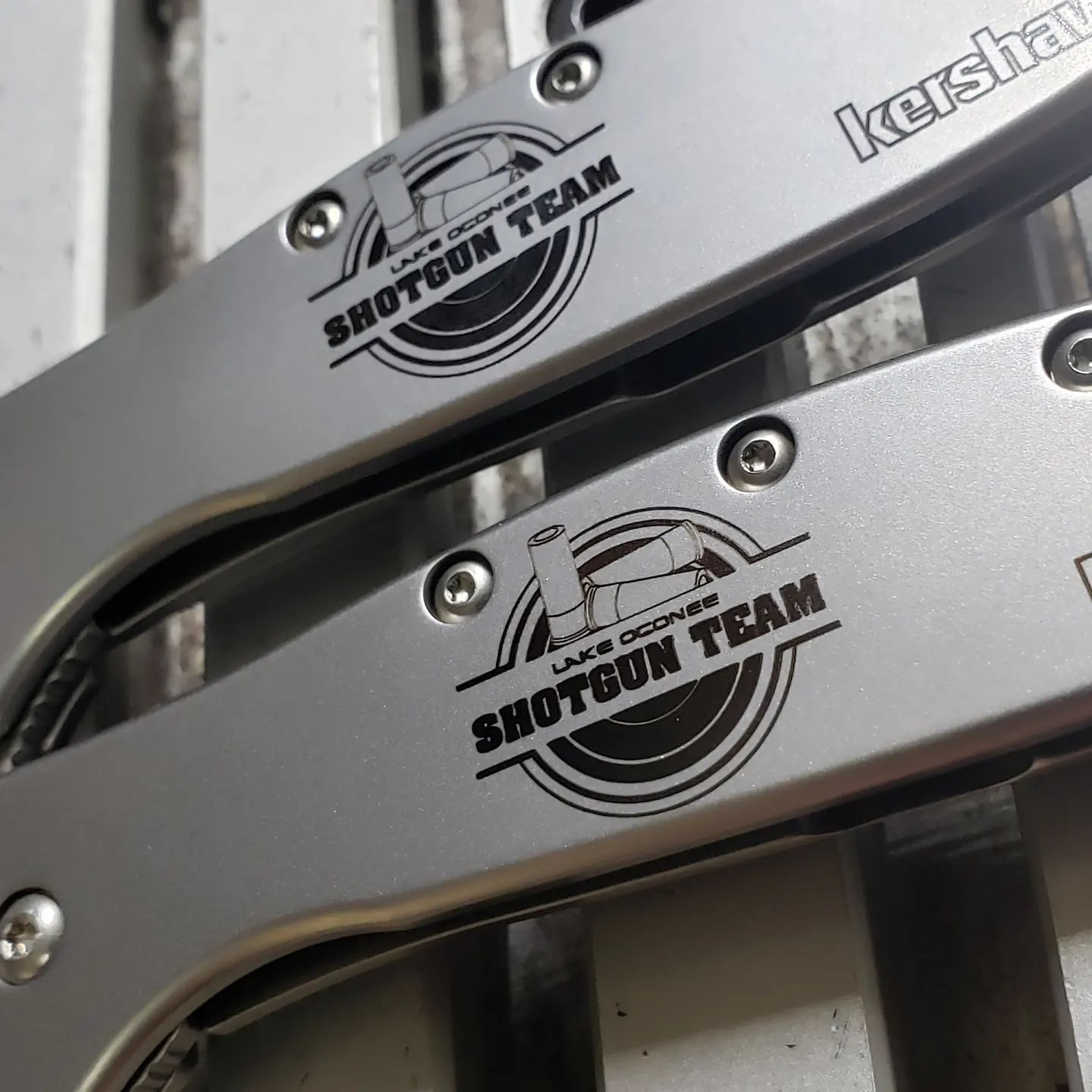 Had to snag a picture showing how well the logo engraving turned out on these Kershaw Leeks.

Kershaw-knives.net 

#laserengraving #logoengraving #knives #kershawknives #kershawleek